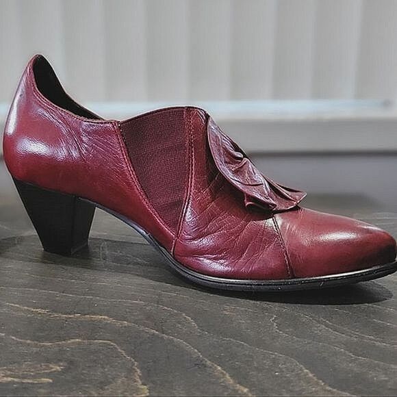 Vtg wine leather cone heel bow pumps - Picture 11 of 11